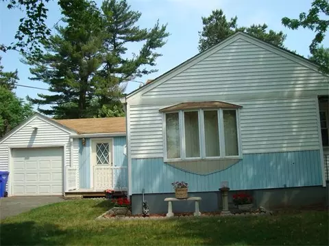 82 Cherokee Dr, Springfield, MA 01109 photo 1