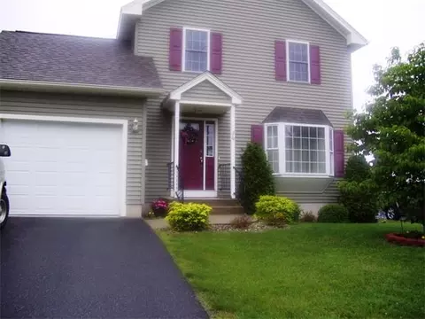26 Moore St, Chicopee, MA 01013 photo 1