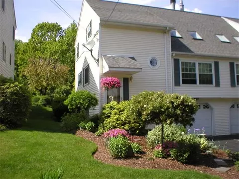31 4th St, Worcester, MA 01602 photo 1
