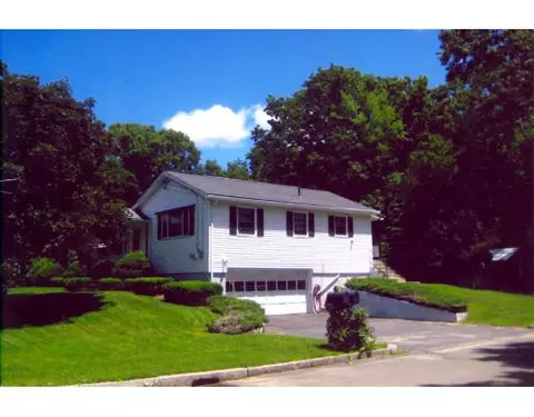 370 Grayson Dr, Springfield, MA 01119 photo 1