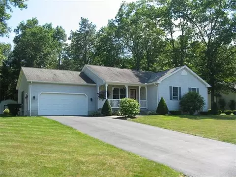 9 Laurel Dr, Easthampton, MA 01027 photo 1