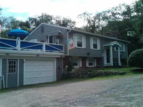 39 Cliff Rd, Gloucester, MA 01930 photo 1