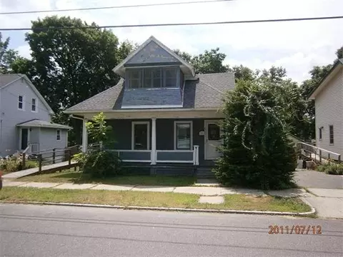 21 Crest St, Springfield, MA 01109 photo 1