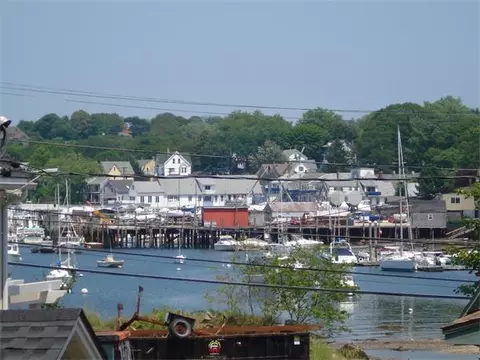 6 Wonson St, Gloucester, MA 01930 photo 1