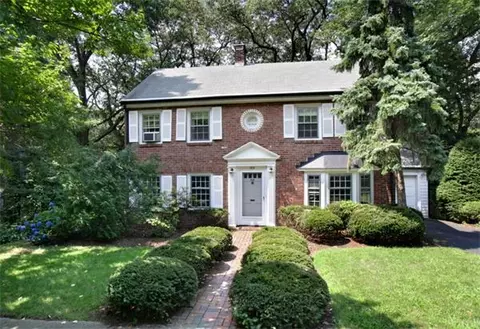 125 Payson Rd, Chestnut Hill, MA 02467 photo 1