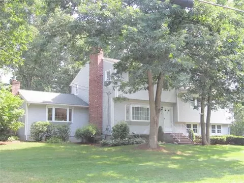 10 Joyce Rd, Framingham, MA 01701 photo 1
