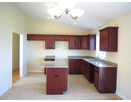 130 Meeson St, Fall River, MA 02724 photo 4