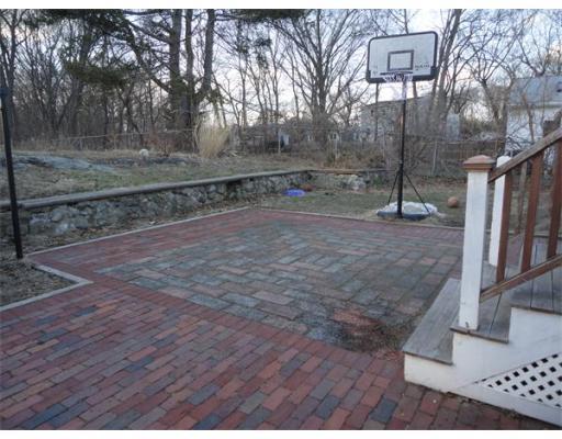 178 Lothrop St, Beverly, MA 01915 photo 4