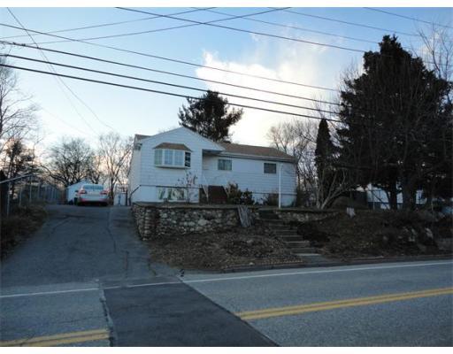 178 Lothrop St, Beverly, MA 01915 photo 2