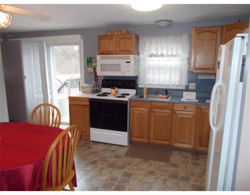 194 Peekskill Ave, Springfield, MA 01129 photo 6