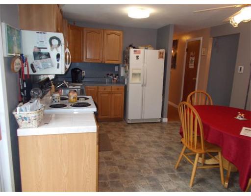 194 Peekskill Ave, Springfield, MA 01129 photo 5