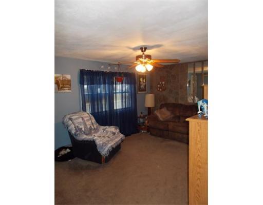 194 Peekskill Ave, Springfield, MA 01129 photo 13