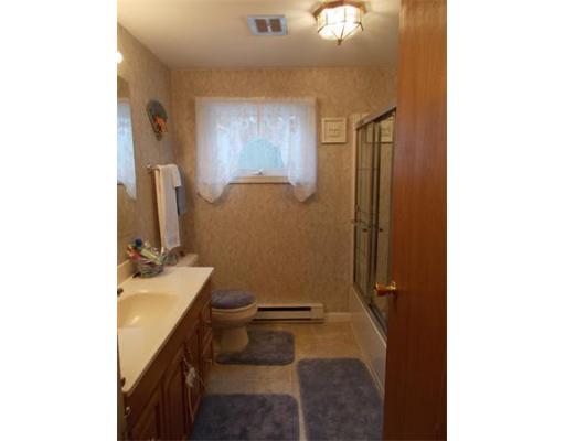 194 Peekskill Ave, Springfield, MA 01129 photo 7
