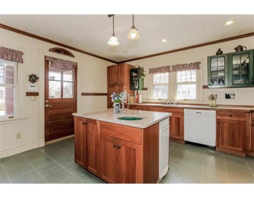 237 Longhill St, Springfield, MA 01108 photo 7