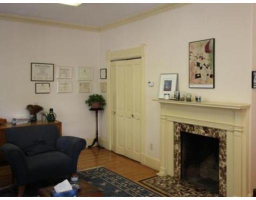 30 Sever St, Worcester, MA 01609 photo 2