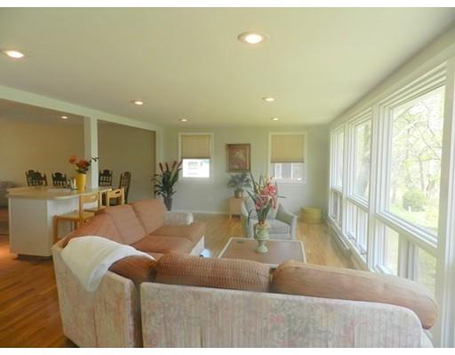370 Singletary Ln, Framingham, MA 01702 photo 2