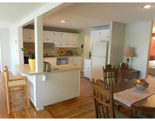370 Singletary Ln, Framingham, MA 01702 photo 3