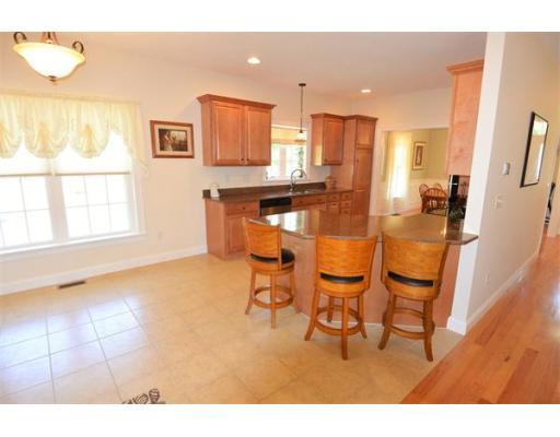 172 Nicholas Dr, Lancaster, MA 01523 photo 4