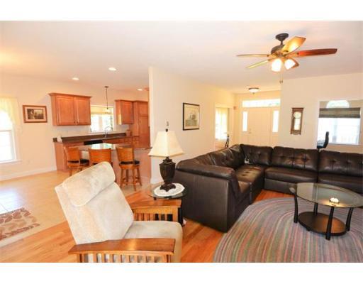 172 Nicholas Dr, Lancaster, MA 01523 photo 5