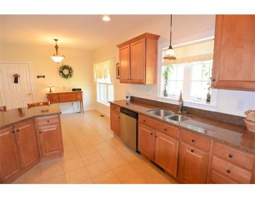 172 Nicholas Dr, Lancaster, MA 01523 photo 3
