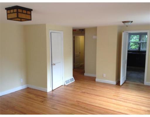 157 Bowles Park, Springfield, MA 01104 photo 2