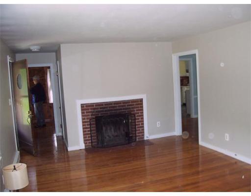 19 Stoneleigh Rd, Worcester, MA 01606 photo 2