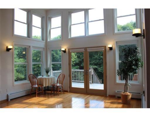 7 Walnut St, Upton, MA 01568 photo 5