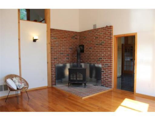 7 Walnut St, Upton, MA 01568 photo 7