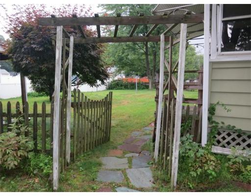 36 Barrison St, Springfield, MA 01109 photo 9