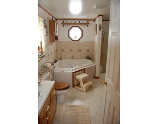 102 Clapp Rd, Hardwick, MA 01037 photo 6
