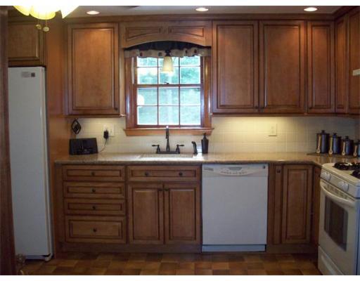 653 Gorwin Dr, Hanson, MA 02341 photo 4