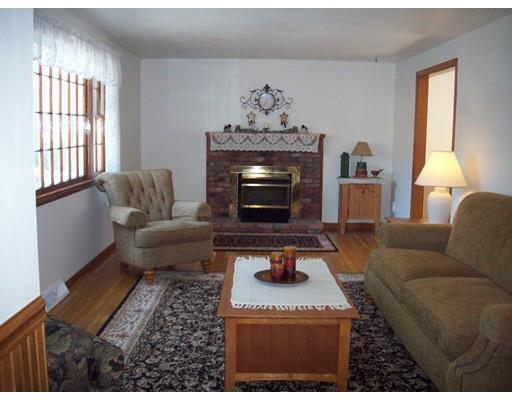 653 Gorwin Dr, Hanson, MA 02341 photo 5