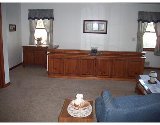 653 Gorwin Dr, Hanson, MA 02341 photo 9