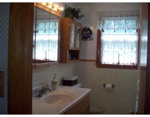 653 Gorwin Dr, Hanson, MA 02341 photo 16