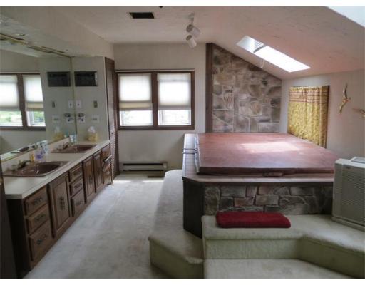 15 Wendover Rd, Worcester, MA 01606 photo 18