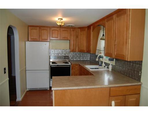 106 Willowbrook Dr, Springfield, MA 01129 photo 3