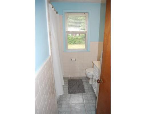 106 Willowbrook Dr, Springfield, MA 01129 photo 10