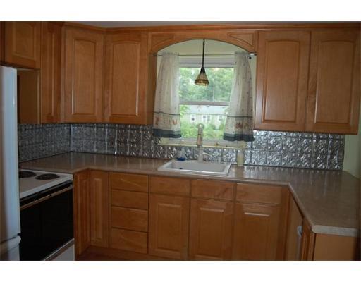 106 Willowbrook Dr, Springfield, MA 01129 photo 2