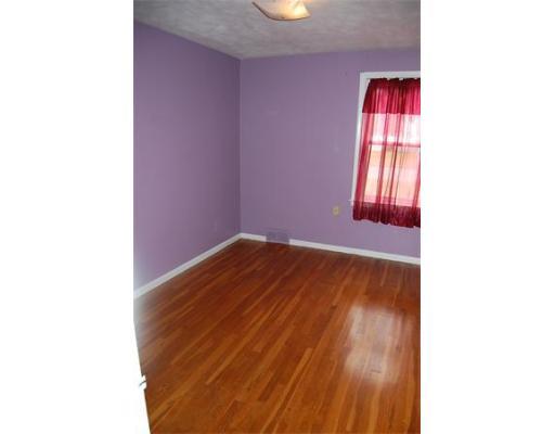 106 Willowbrook Dr, Springfield, MA 01129 photo 9