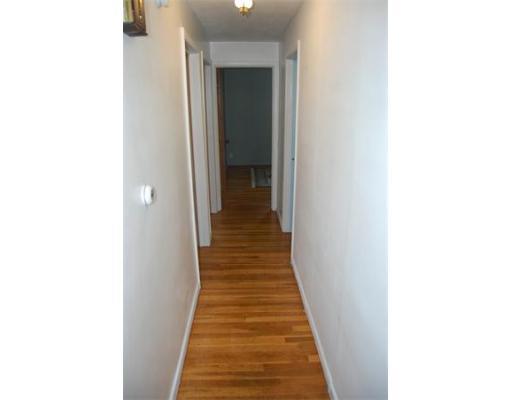 106 Willowbrook Dr, Springfield, MA 01129 photo 6