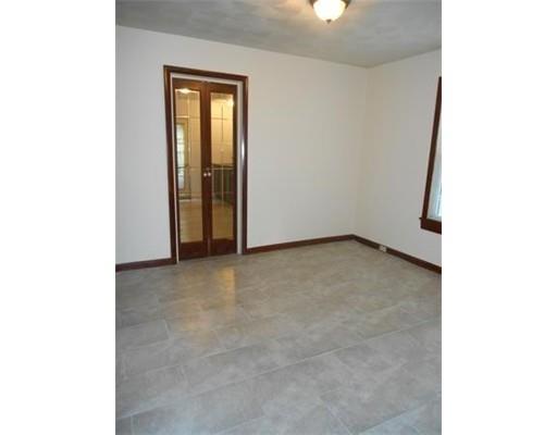 77 Aberdeen Rd, Springfield, MA 01109 photo 9