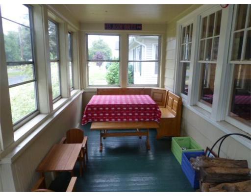 17 Gillette Ave, Springfield, MA 01118 photo 5