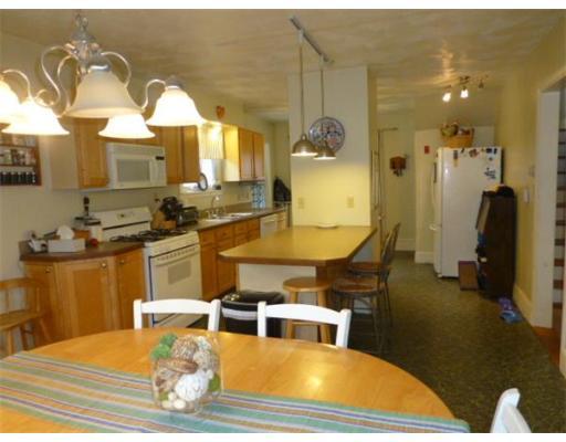 17 Gillette Ave, Springfield, MA 01118 photo 12