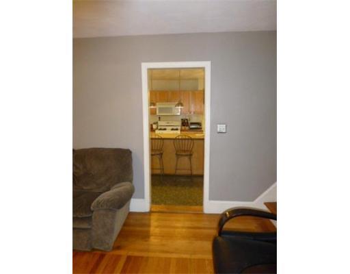 17 Gillette Ave, Springfield, MA 01118 photo 9