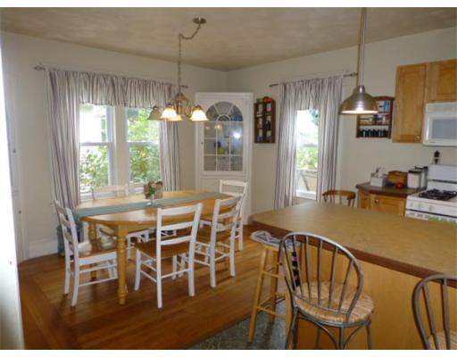 17 Gillette Ave, Springfield, MA 01118 photo 11