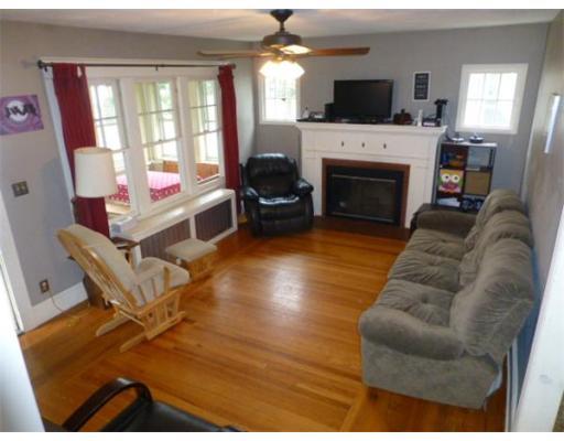 17 Gillette Ave, Springfield, MA 01118 photo 6