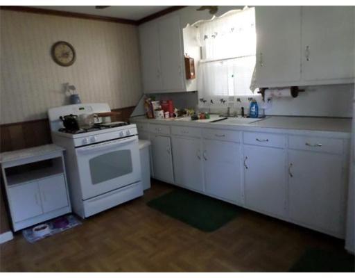 26 Bernard St, Springfield, MA 01109 photo 9