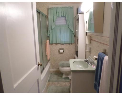 26 Bernard St, Springfield, MA 01109 photo 11