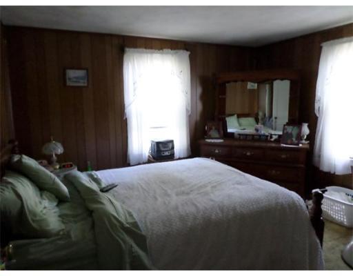 26 Bernard St, Springfield, MA 01109 photo 12