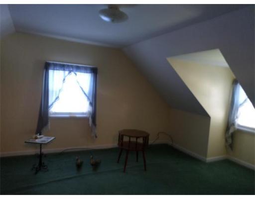 26 Bernard St, Springfield, MA 01109 photo 18